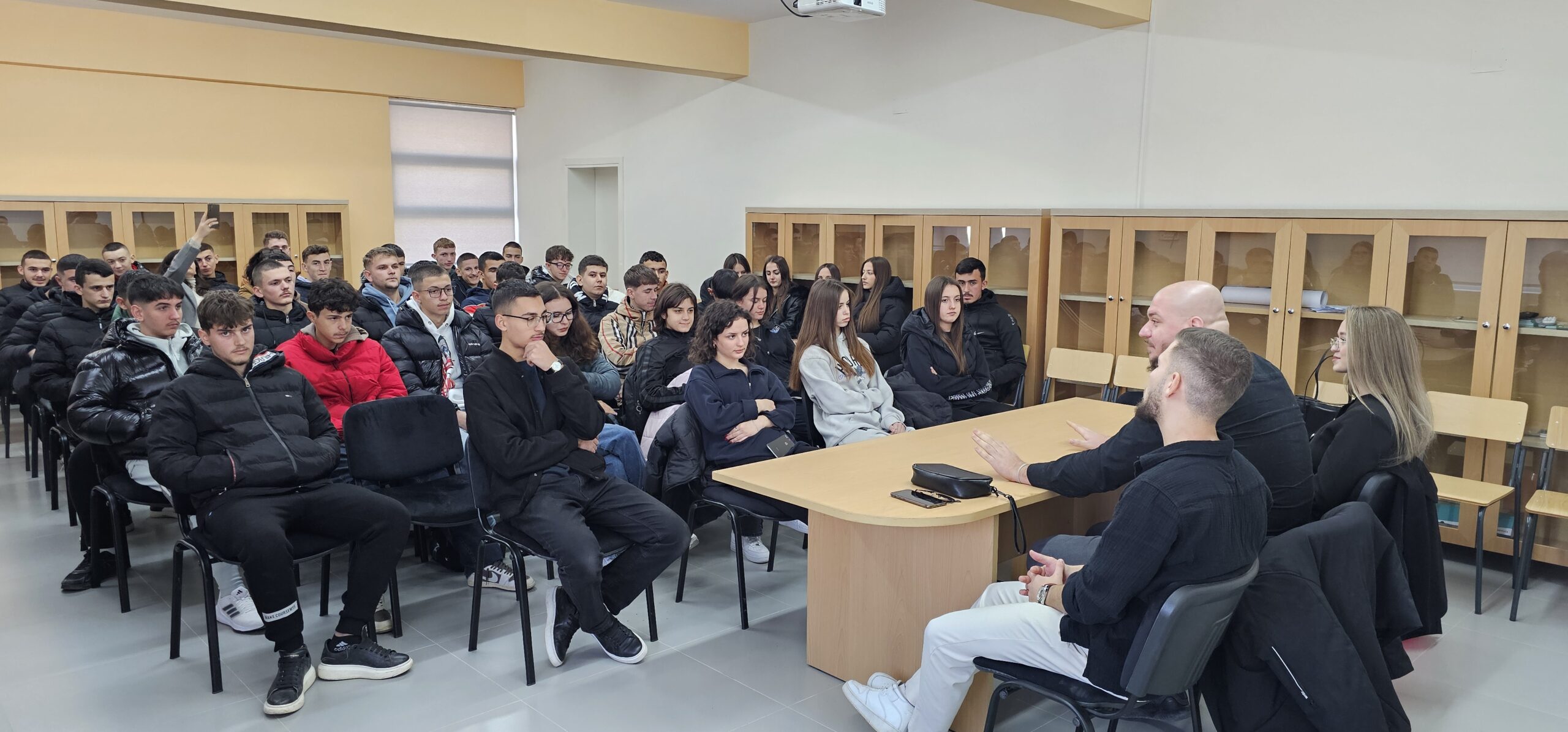 Youth of Durrës Engage with Dimegra: A New Wave of Digital Empowerment